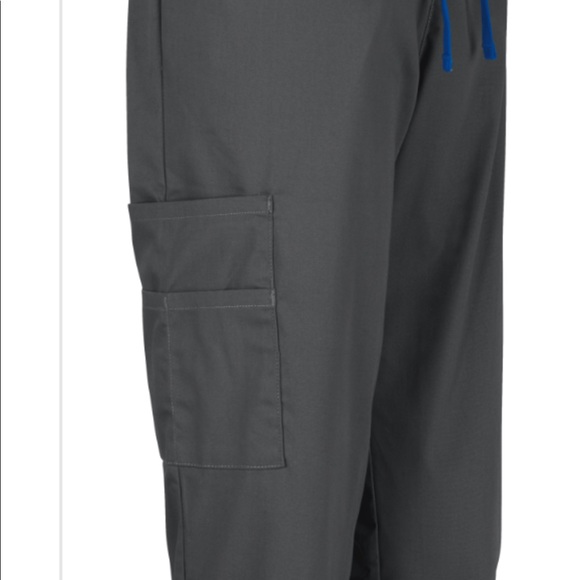 Gray matching scrubs - Picture 6 of 7